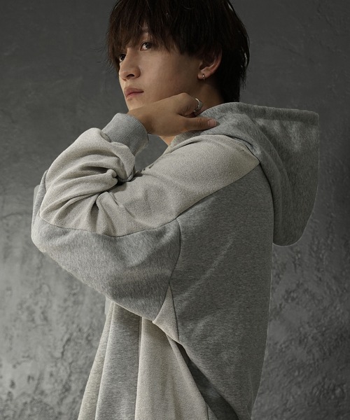 MinoriTY（マイノリティ）の「【MinoriTY】裏毛ブロッキングオーバーサイズパーカー ビッグシルエット プルオーバー メンズ ルーズフィット 秋服（パーカー・メンズ・グレー/グレー系その他・S/M/L）」の5枚目の写真
