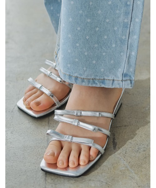 Re:EDIT（リエディ）の「[2024SS COLLECTION][大きいサイズ有]スクエアトゥリボンベルトサンダル（サンダル・レディース・シルバー/ブラック/ホワイト・SMALL/MEDIUM/LARGE/X-LARGE）」の3枚目の写真
