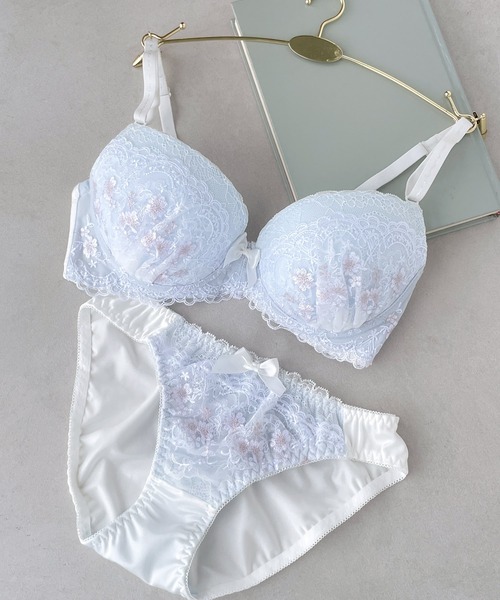 fran de lingerie(フランデランジェリー)の「ブラ&ショーツセット Bra&shorts(ブラ&ショーツ・レディース・ピンク/ライトグレー/ラベンダー/パープル/クリアブラック/ミント/ダークブルー/ライトパープル/ピンク系その他4/ネイビー/ピンク系その他3/カーキ/ブルーグリーン/ライトピンク/ブラック/ピンク系その他/ブラック×ピンク/ブルー/クリーム・A70/A75/B70/B75/C70/C75/D70/D75/B65/C65/D65)」の10枚目の写真