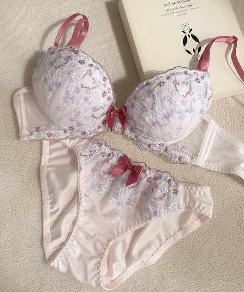 fran de lingerie(フランデランジェリー)の「ブラ&ショーツセット Bra&shorts(ブラ&ショーツ・レディース・ピンク/ライトグレー/ラベンダー/パープル/クリアブラック/ミント/ダークブルー/ライトパープル/ピンク系その他4/ネイビー/ピンク系その他3/カーキ/ブルーグリーン/ライトピンク/ブラック/ピンク系その他/ブラック×ピンク/ブルー/クリーム・A70/A75/B70/B75/C70/C75/D70/D75/B65/C65/D65)」の18枚目の写真