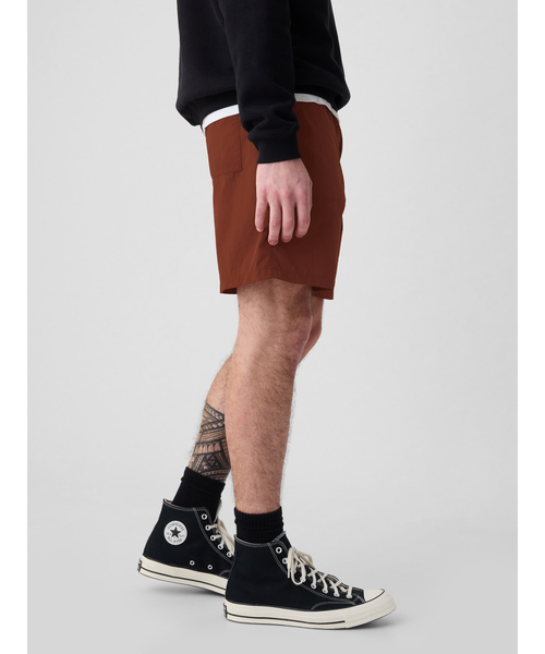 GAP（ギャップ）の「7インチ GAPロゴ イージーショートパンツ(ユニセックス)（その他パンツ・メンズ・ブラウン/パープル/ブラック/ブルー/グリーン/ブラウン系その他・XS/S/M/L/XL）」の15枚目の写真