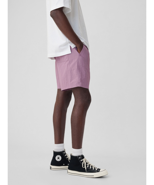 GAP（ギャップ）の「7インチ GAPロゴ イージーショートパンツ(ユニセックス)（その他パンツ・メンズ・ブラウン/パープル/ブラック/ブルー/グリーン/ブラウン系その他・XS/S/M/L/XL）」の16枚目の写真