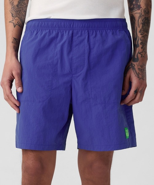 GAP（ギャップ）の「7インチ GAPロゴ イージーショートパンツ(ユニセックス)（その他パンツ・メンズ・ブラウン/パープル/ブラック/ブルー/グリーン/ブラウン系その他・XS/S/M/L/XL）」の5枚目の写真