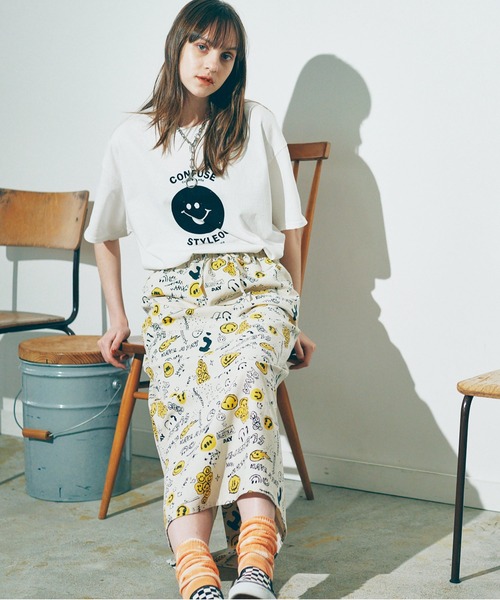 RNA（アールエヌエー）の「G1071 ニコ総柄スカート（スカート・レディース・マスタード/キナリ/グレイッシュブルー・MEDIUM）」の2枚目の写真