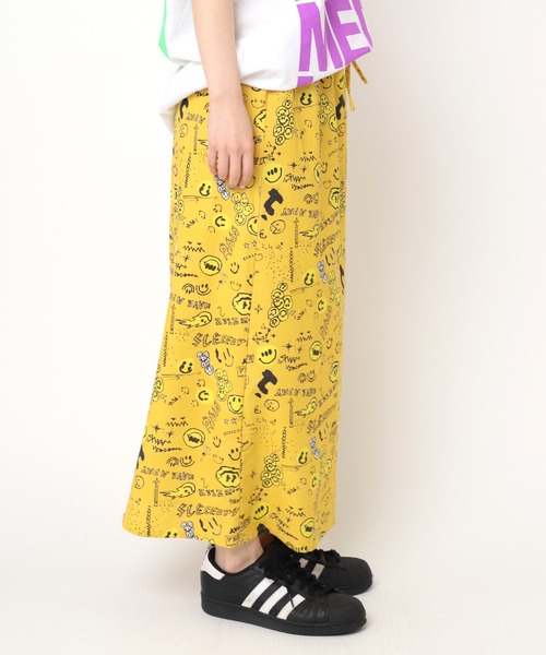 RNA（アールエヌエー）の「G1071 ニコ総柄スカート（スカート・レディース・マスタード/キナリ/グレイッシュブルー・MEDIUM）」の22枚目の写真