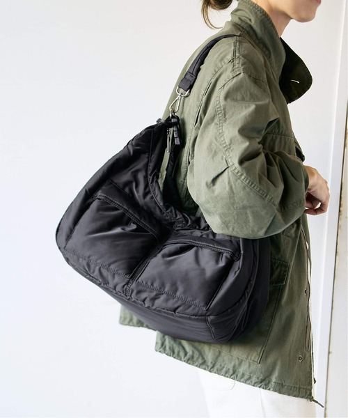 FRAMeWORK（フレームワーク）の「≪WEB限定追加≫haru×BETTER THAN GOOD×FRAMeWORK 2WAY NYLON SHOULDER BAG3（ショルダーバッグ・レディース・ブラック・FREE）」の6枚目の写真