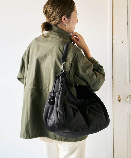 FRAMeWORK（フレームワーク）の「≪WEB限定追加≫haru×BETTER THAN GOOD×FRAMeWORK 2WAY NYLON SHOULDER BAG3（ショルダーバッグ・レディース・ブラック・FREE）」の7枚目の写真
