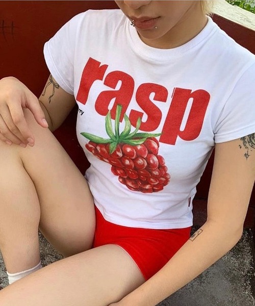 MEMECLE（メメクル）の「【 MEMECLE / メメクル 】ベリープリント ロゴ 半袖 チビTシャツ（Tシャツ/カットソー・レディース・ホワイト・S/M/L）」の7枚目の写真