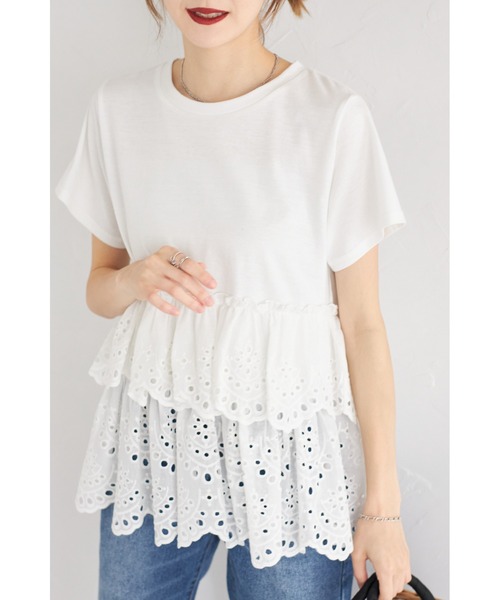 &. NOSTALGIA(アンドドットノスタルジア)の「【ZOZO限定】スカラップレースティアードトップス(Tシャツ/カットソー・レディース・オフホワイト/ブラック・M)」の2枚目の写真