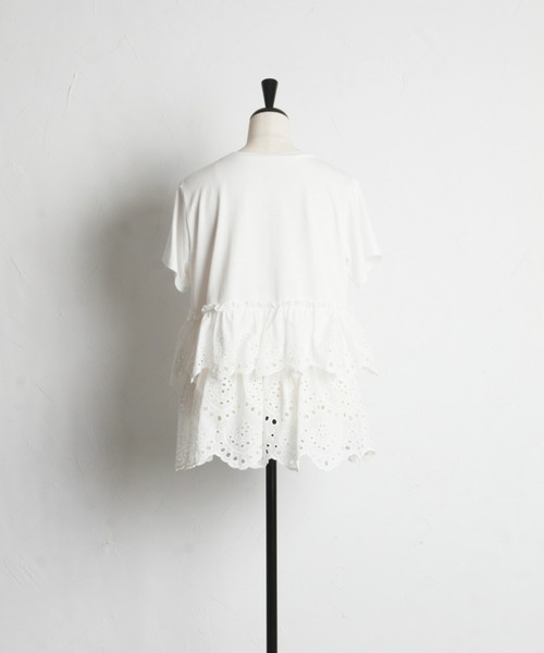 &. NOSTALGIA(アンドドットノスタルジア)の「【ZOZO限定】スカラップレースティアードトップス(Tシャツ/カットソー・レディース・オフホワイト/ブラック・M)」の13枚目の写真