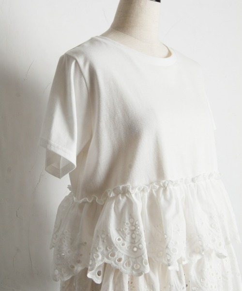 &. NOSTALGIA(アンドドットノスタルジア)の「【ZOZO限定】スカラップレースティアードトップス(Tシャツ/カットソー・レディース・オフホワイト/ブラック・M)」の15枚目の写真