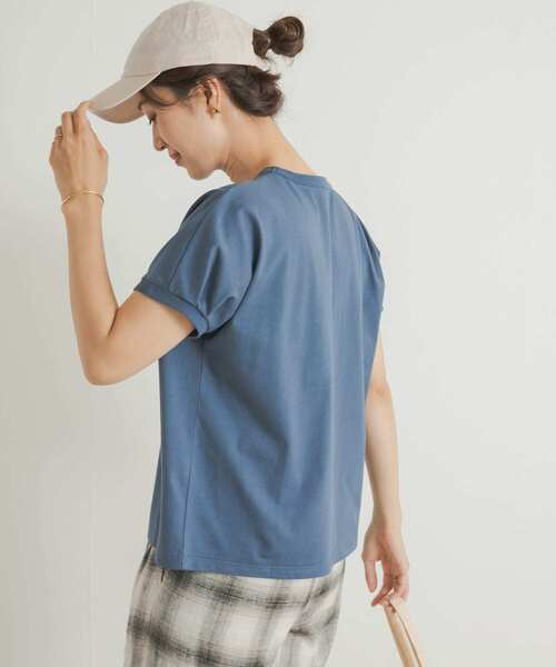URBAN RESEARCH DOORS(アーバンリサーチドアーズ)の「『UR TECH ひやサラクール』バックポイントタックプルオーバー(Tシャツ/カットソー・レディース・オフホワイト/ブルー/ブラック/オレンジ・MEDIUM)」の1枚目の写真