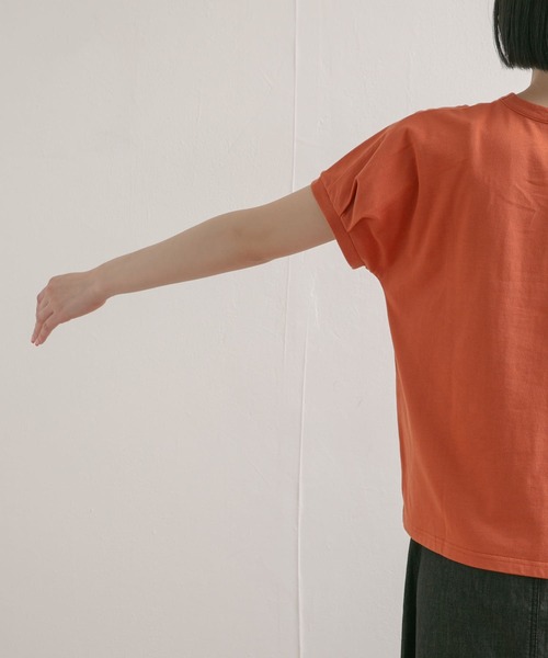 URBAN RESEARCH DOORS(アーバンリサーチドアーズ)の「『UR TECH ひやサラクール』バックポイントタックプルオーバー(Tシャツ/カットソー・レディース・オフホワイト/ブルー/ブラック/オレンジ・MEDIUM)」の17枚目の写真