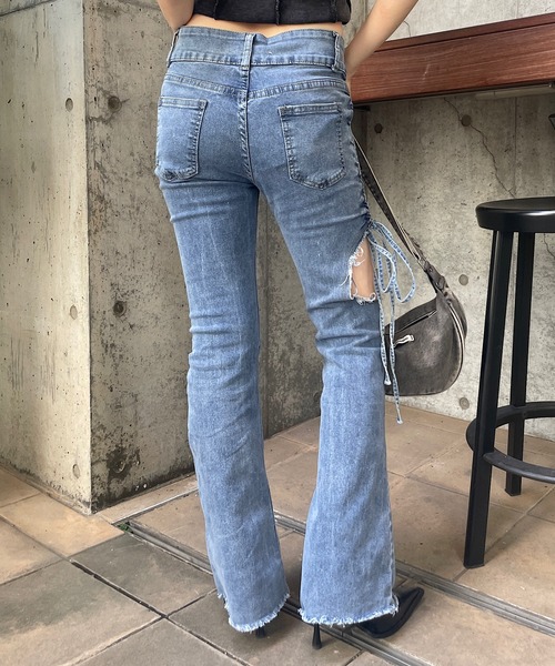 ROGER AND RAW（ロジャーアンドロウ）の「サイドカットリボンデニムパンツ（デニムパンツ・レディース・ブルー・SMALL/MEDIUM）」の6枚目の写真