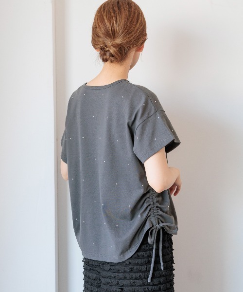 LAKOLE(ラコレ)の「メタルシャーリングプルオーバー半袖 / 127797(Tシャツ/カットソー・レディース・オフホワイト/チャコール/ベージュ・MEDIUM/SMALL)」の3枚目の写真