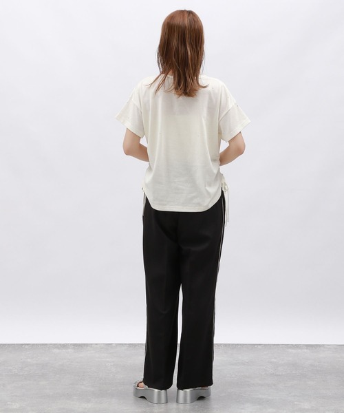 LAKOLE(ラコレ)の「メタルシャーリングプルオーバー半袖 / 127797(Tシャツ/カットソー・レディース・オフホワイト/チャコール/ベージュ・MEDIUM/SMALL)」の6枚目の写真