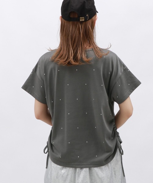 LAKOLE(ラコレ)の「メタルシャーリングプルオーバー半袖 / 127797(Tシャツ/カットソー・レディース・オフホワイト/チャコール/ベージュ・MEDIUM/SMALL)」の15枚目の写真