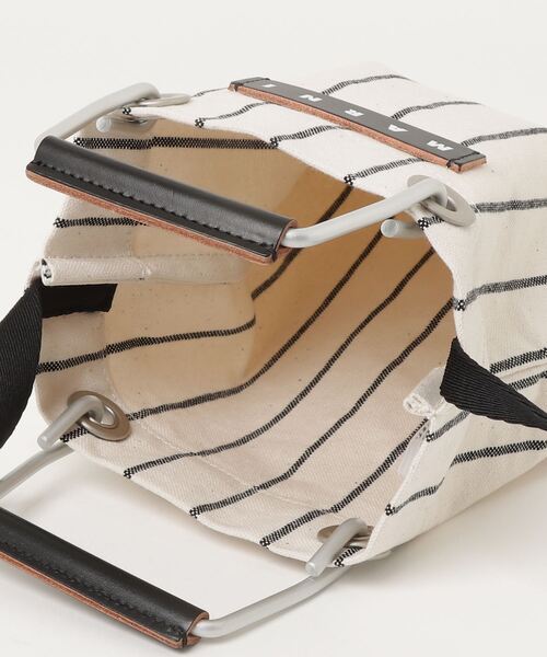 MARNI MARKET(マルニマーケット)の「コットンストライプミニショルダー(ショルダーバッグ・レディース・アンティックホワイト・FREE)」の4枚目の写真