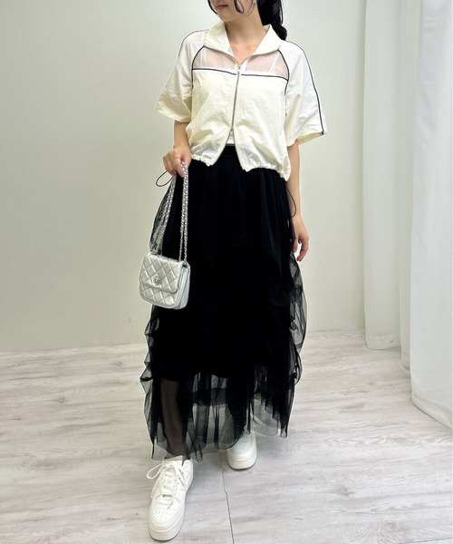 INGNI(イング)の「裾ドロストナイロンブルゾン(ブルゾン・レディース・オフホワイト/チャコールグレー/ブラック・M)」の7枚目の写真