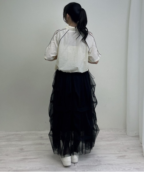 INGNI(イング)の「裾ドロストナイロンブルゾン(ブルゾン・レディース・オフホワイト/チャコールグレー/ブラック・M)」の9枚目の写真