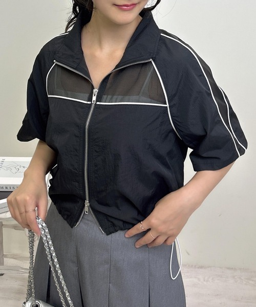 INGNI(イング)の「裾ドロストナイロンブルゾン(ブルゾン・レディース・オフホワイト/チャコールグレー/ブラック・M)」の10枚目の写真