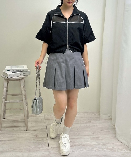 INGNI(イング)の「裾ドロストナイロンブルゾン(ブルゾン・レディース・オフホワイト/チャコールグレー/ブラック・M)」の13枚目の写真