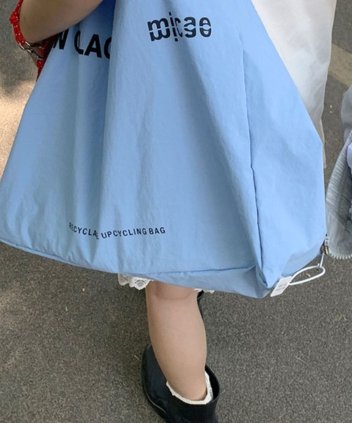 Vipoa（ヴィポア）の「logo big tote（トートバッグ・レディース・イエロー/レッド/ブルー/アイボリー/ブラック・FREE）」の11枚目の写真
