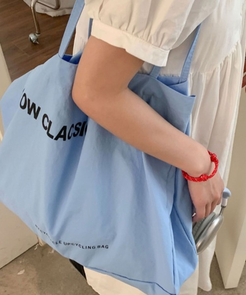 Vipoa（ヴィポア）の「logo big tote（トートバッグ・レディース・イエロー/レッド/ブルー/アイボリー/ブラック・FREE）」の13枚目の写真