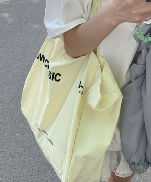 Vipoa（ヴィポア）の「logo big tote（トートバッグ・レディース・イエロー/レッド/ブルー/アイボリー/ブラック・FREE）」の21枚目の写真
