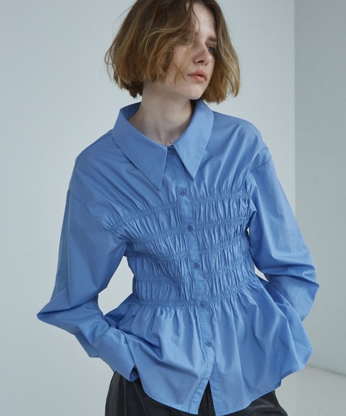 NOMINE（ノミネ）の「ビスチェ風 シャーリング シャツ（シャツ/ブラウス・レディース・ボルドー/サックスブルー/チャコールグレー・フリー）」の3枚目の写真