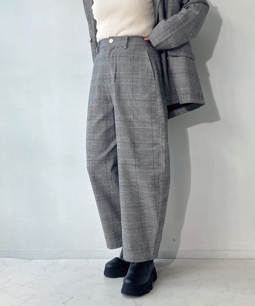 AS KNOW AS plus（アズノゥアズプラス）の「◇スラックスカーブパンツ　セットアップ可能（スラックス・レディース・ブラック/チャコールグレー/ブラウン系/グレー系・FREE）」の16枚目の写真