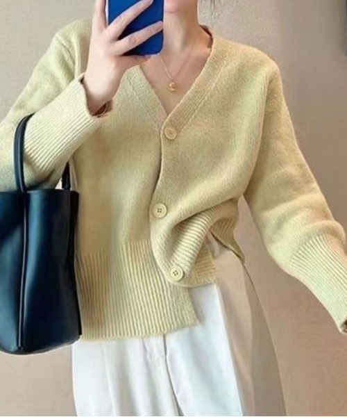 gossip!ロサンゼルス(ゴシップロサンゼルス)の「パステルカラー ニットカーディガン 【Vネック】(カーディガン/ボレロ・レディース・ブルー/フューシャピンク/ホワイト/イエロー/モカ・FREE)」の5枚目の写真