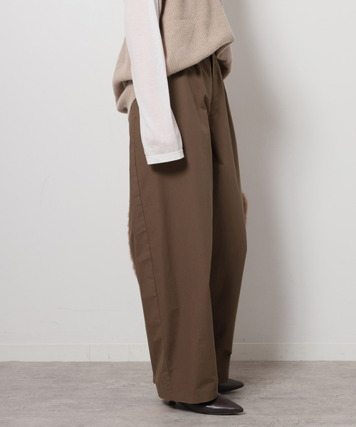 JOURNAL STANDARD relume（ジャーナルスタンダード　レリューム）の「コットンギャザーワイドパンツ（スラックス・レディース・ブラウン/ネイビー・36/38）」の8枚目の写真