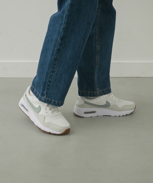 NIKE(ナイキ)の「NIKE エアマックスSC(スニーカー・レディース・ホワイト・24/24.5/23.5)」の4枚目の写真