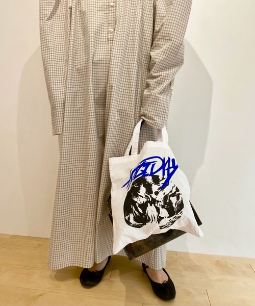 HOLIDAY（ホリデイ）の「TOTE BAG (FRIENDS' HOLIDAY) トートバッグ (フレンズホリデイ)（トートバッグ・レディース・ホワイト/ダークネイビー/オレンジ・ONE SIZE）」の5枚目の写真