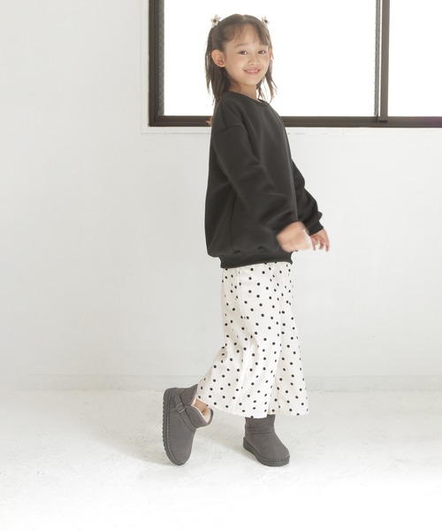 SOROTTO（ソロット）の「ぬくぬくファー素材のベルト付きムートンブーツ（ブーツ・キッズ・ブラック/グレー・27(16.5-17㎝)/29(18-18.5㎝)/30(18.5-19㎝)/32(20-20.5㎝)/34(21-21.5㎝)/35(22.5㎝)）」の4枚目の写真