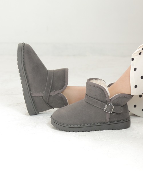 SOROTTO（ソロット）の「ぬくぬくファー素材のベルト付きムートンブーツ（ブーツ・キッズ・ブラック/グレー・27(16.5-17㎝)/29(18-18.5㎝)/30(18.5-19㎝)/32(20-20.5㎝)/34(21-21.5㎝)/35(22.5㎝)）」の9枚目の写真