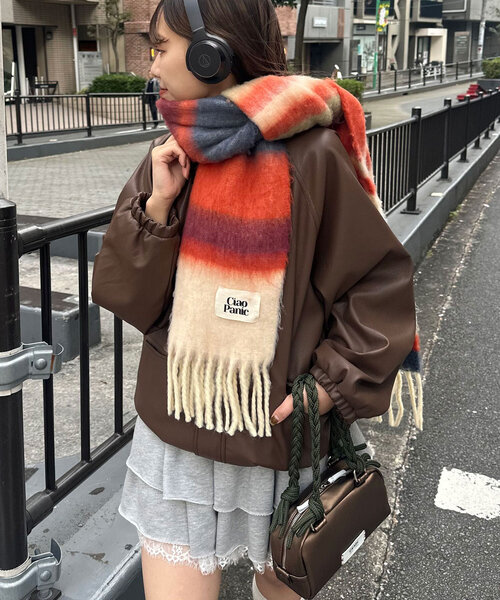 CIAOPANIC(チャオパニック)の「太フリンジマルチボーダーボリュームマフラー(マフラー・レディース・パープル/ホワイト/オレンジ/その他/サーモンピンク/イエロー/ブラウン/ピンク・FREE)」の7枚目の写真