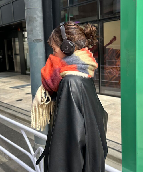 CIAOPANIC(チャオパニック)の「太フリンジマルチボーダーボリュームマフラー(マフラー・レディース・パープル/ホワイト/オレンジ/その他/サーモンピンク/イエロー/ブラウン/ピンク・FREE)」の15枚目の写真