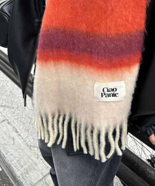 CIAOPANIC(チャオパニック)の「太フリンジマルチボーダーボリュームマフラー(マフラー・レディース・パープル/ホワイト/オレンジ/その他/サーモンピンク/イエロー/ブラウン/ピンク・FREE)」の12枚目の写真