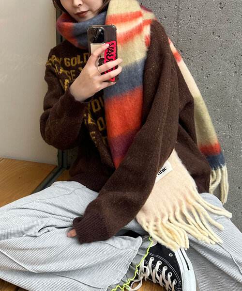 CIAOPANIC(チャオパニック)の「太フリンジマルチボーダーボリュームマフラー(マフラー・レディース・パープル/ホワイト/オレンジ/その他/サーモンピンク/イエロー/ブラウン/ピンク・FREE)」の11枚目の写真