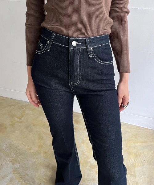 Jewelobe(ジュエローブ)の「センタープレスブーツカットデニムパンツ(デニムパンツ・レディース・ブラック/インディゴブルー・S/M)」の7枚目の写真