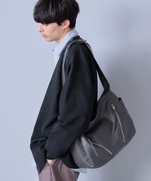 LAKOLE | フェイクレザーラージZIPショルダーバッグ / 252668(ショルダーバッグ)