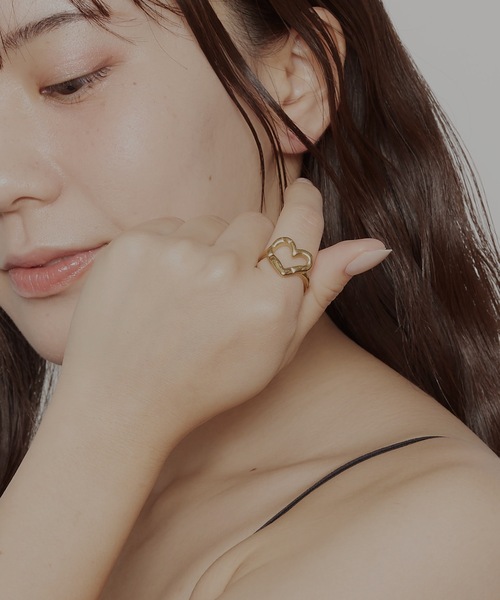 AKEL(アケル)の「【AKEL】アケル/ 歪みハートリング /金属アレルギー対応リング(サージカルステンレス)(リング・レディース・ゴールド/シルバー・#11/#13/#15)」の2枚目の写真