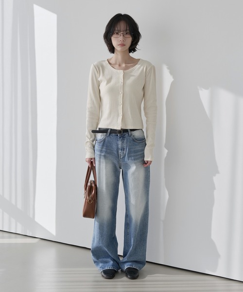 UNE MANSION(ユヌマンション)の「【UNE ORIGINAL】ショルダーパフシルバーボタンワッフル袖ウォーマーカーディガン(カーディガン/ボレロ・レディース・ブラック/アイボリー/グレー/レッド・MEDIUM/SMALL)」の16枚目の写真