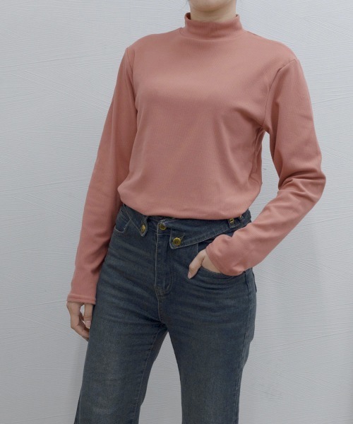 Miniministore(ミニミニストア)の「ベーシックトップス プチハイネック韓国風(Tシャツ/カットソー・レディース・アイボリー/スモークピンク/チャコールグレー/ブラウン/ブラック/ピンクベージュ/ホワイト・FREE)」の7枚目の写真