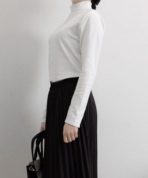 Miniministore(ミニミニストア)の「ベーシックトップス プチハイネック韓国風(Tシャツ/カットソー・レディース・アイボリー/スモークピンク/チャコールグレー/ブラウン/ブラック/ピンクベージュ/ホワイト・FREE)」の10枚目の写真
