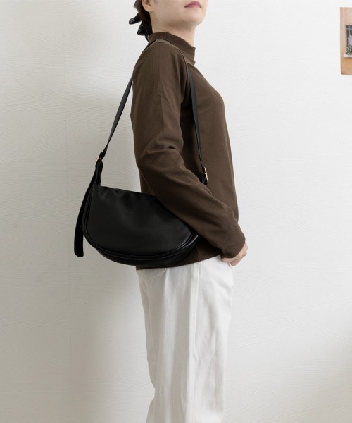 Miniministore(ミニミニストア)の「ベーシックトップス プチハイネック韓国風(Tシャツ/カットソー・レディース・アイボリー/スモークピンク/チャコールグレー/ブラウン/ブラック/ピンクベージュ/ホワイト・FREE)」の17枚目の写真