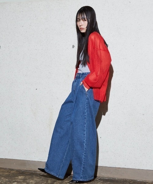 NOMINE（ノミネ）の「タック ボリューム デニムパンツ（デニムパンツ・レディース・ホワイト/ブラック/ブルー・S/M）」の5枚目の写真