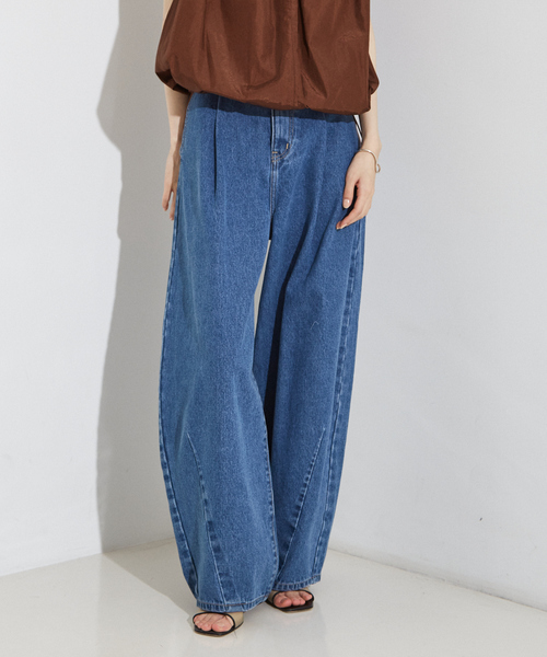 NOMINE（ノミネ）の「タック ボリューム デニムパンツ（デニムパンツ・レディース・ホワイト/ブラック/ブルー・S/M）」の16枚目の写真